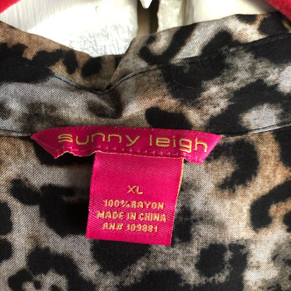 Women’s NWT Sunny Leigh Button-Down Blouse. Sz xl. - Picture 3 of 5